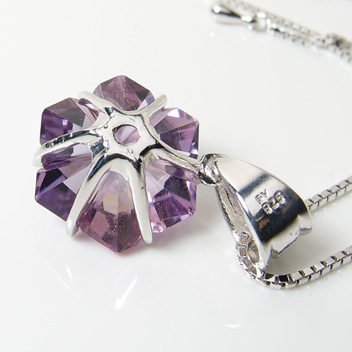 アメシスト（紫水晶）銀の花ペンダント